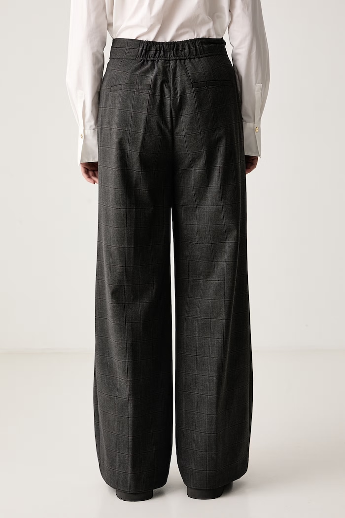 Odzież DKNY Spodnie garniturowe damskie z wiskozą UI6PK848 szary