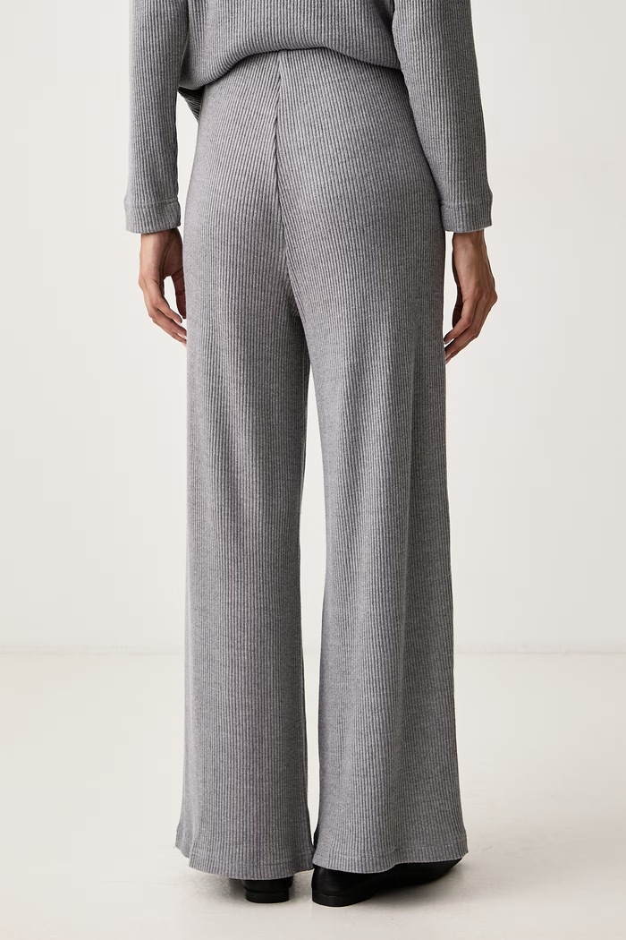 Odzież DKNY Spodnie dresowe damskie DJ6P3178 szary