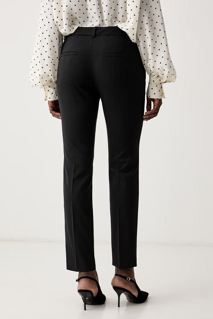 Odjeća Marella slim fit hlače za žene s vunom MLLWHISKY 2623136161200 crna