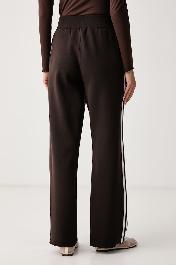 Odjeća adidas Originals Donji dio trenirke za žene Adilenium Season 6 Straight Knit LH1937 smeđa