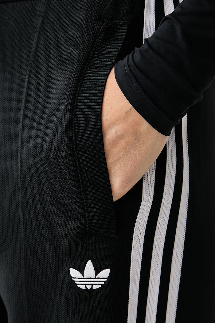 Donji dio trenirke za žene Adilenium Season 6 Straight Knit adidas Originals crna LH1935