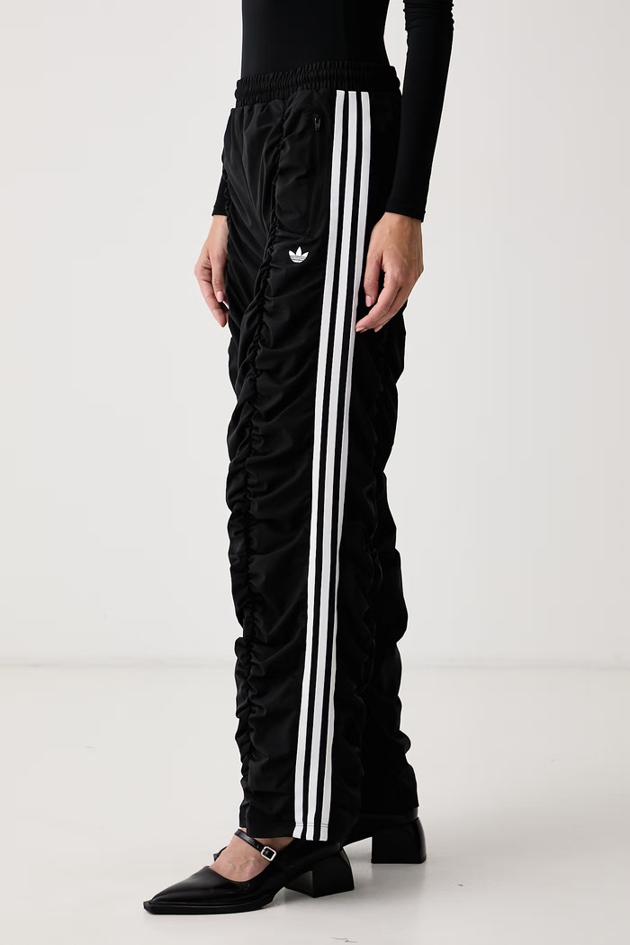 Donji dio trenirke za muškarce Adilenium Season 6 Ruffled adidas Originals LH1930 crna