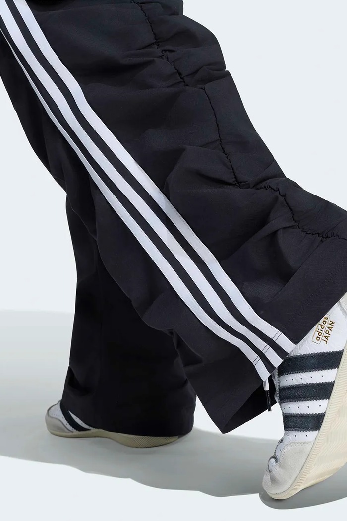 Spodnie dresowe męskie Adilenium Season 6 Ruffled adidas Originals czarny LH1930