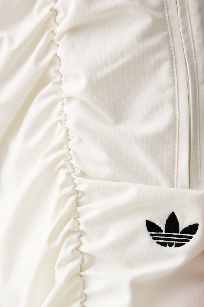 Hlače za žene Adilenium Season 6 Faux Suede adidas Originals bež LH1929