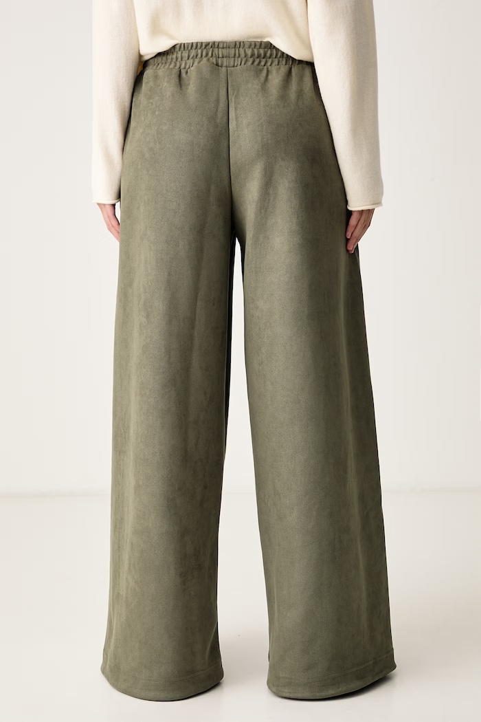 Odzież adidas Originals Spodnie wide leg damskie z imitacji zamszu Adilenium Season 6 Faux Suede LH1927 zielony