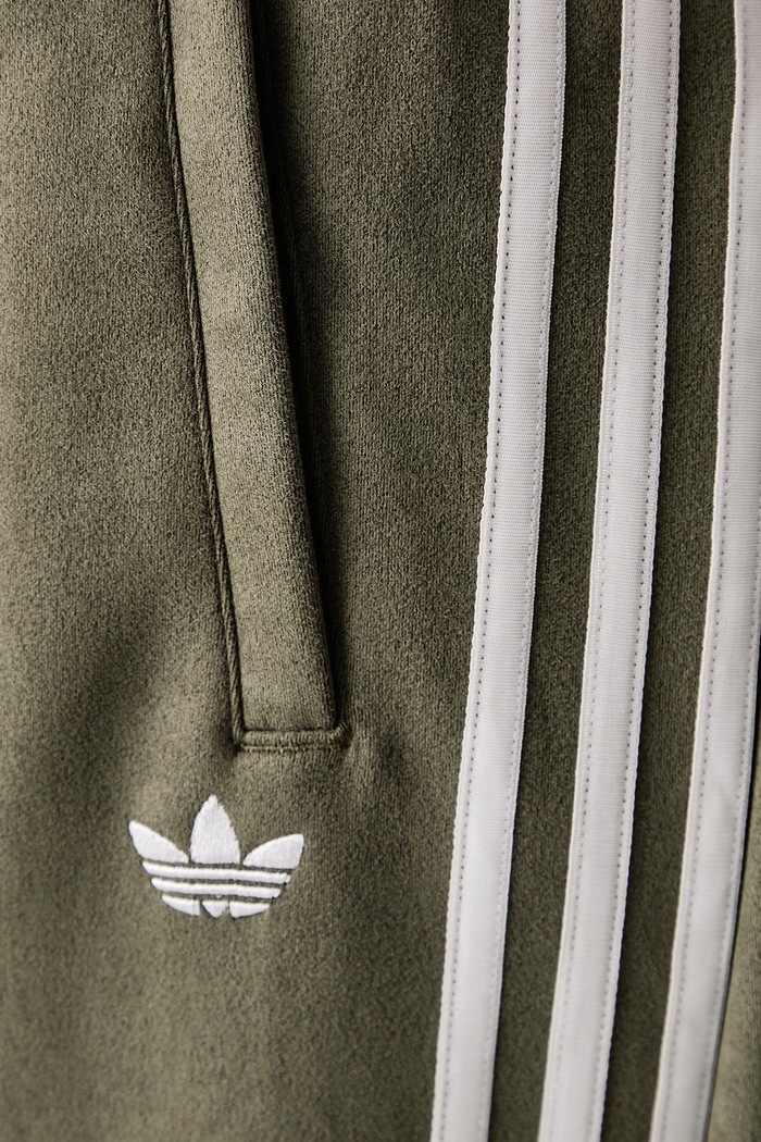 Spodnie wide leg damskie z imitacji zamszu Adilenium Season 6 Faux Suede adidas Originals zielony LH1927