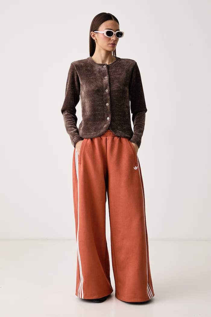 adidas Originals Spodnie dresowe damskie Adilenium Season 6 Faux Suede LH1926 pomarańczowy AW26