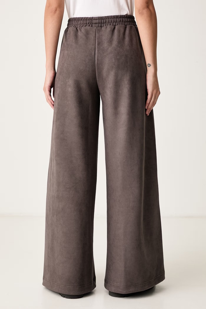 Odzież adidas Originals Spodnie dresowe dziecięce Adilenium Season 6 Faux Suede LH1925 brązowy