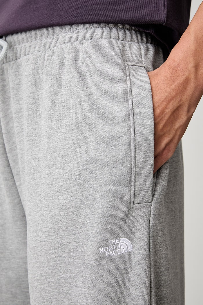The North Face spodnie dresowe damskie z bawełną Essential szary NF0A8FDSCQO1