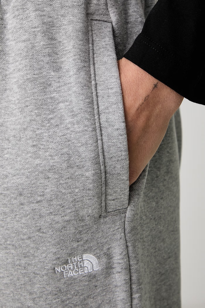 The North Face spodnie dresowe damskie z bawełną Essential szary NF0A8CWDCQO1