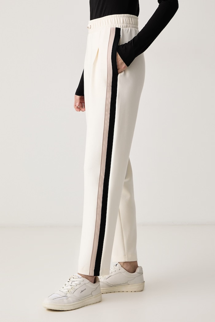 Spodnie dresowe damskie z modalem Mirage_Pants Tapered BOSS 50571041 beżowy