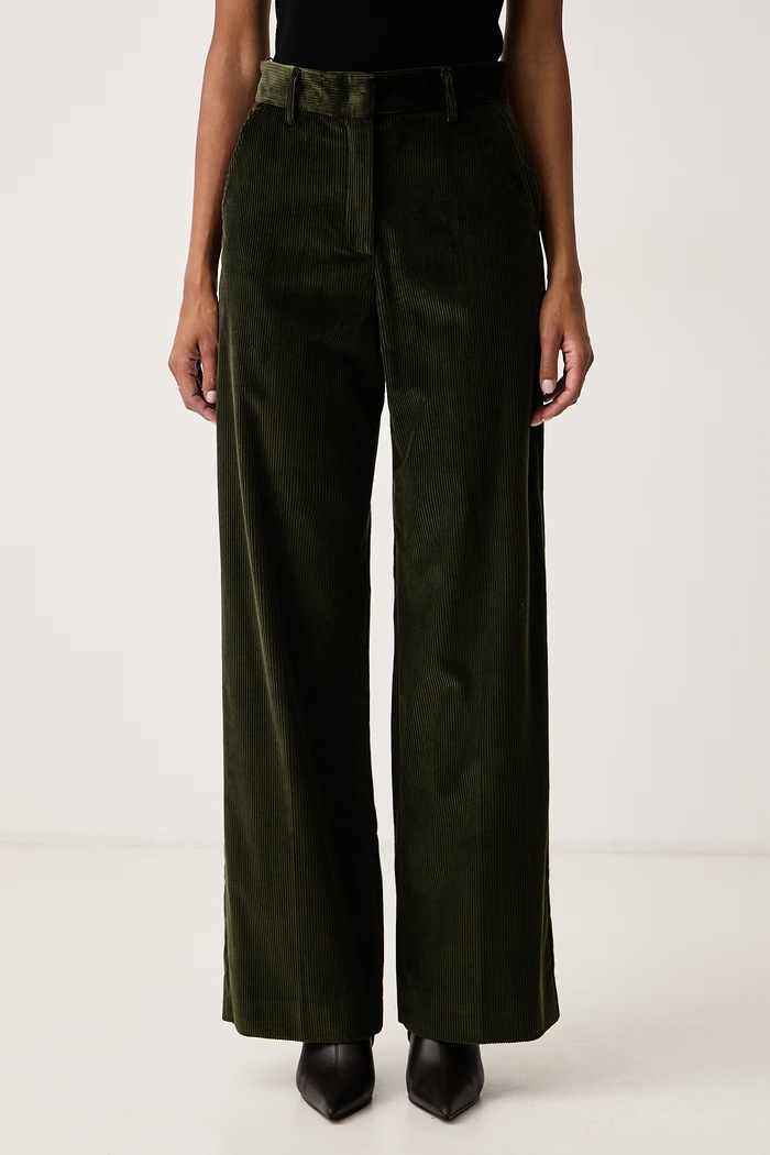 Weekend Max Mara Spodnie damskie sztruksowe WKDTANIA zielony 2625136012600