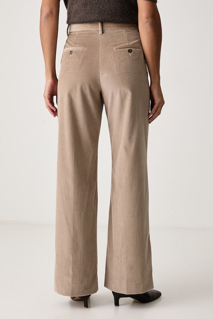 Odzież Weekend Max Mara Spodnie damskie sztruksowe WKDTANIA 2625136012600 beżowy