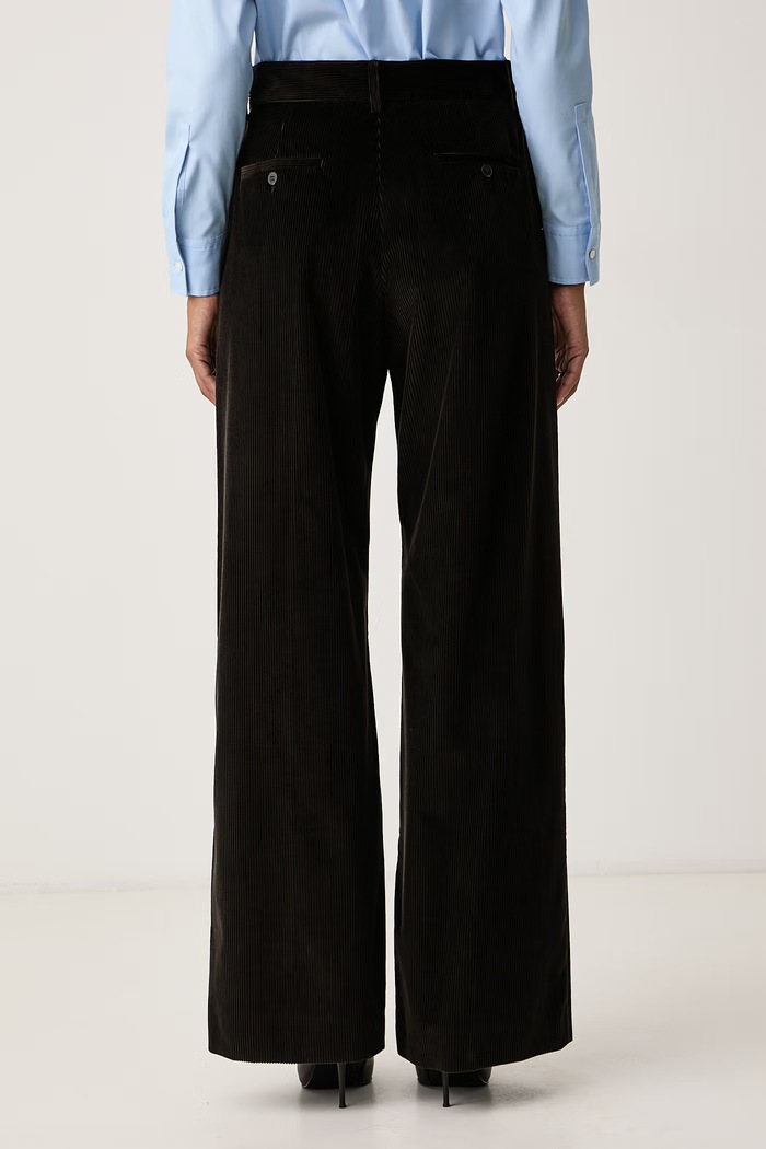 Odzież Weekend Max Mara Spodnie damskie sztruksowe WKDTANIA 2625136012600 brązowy