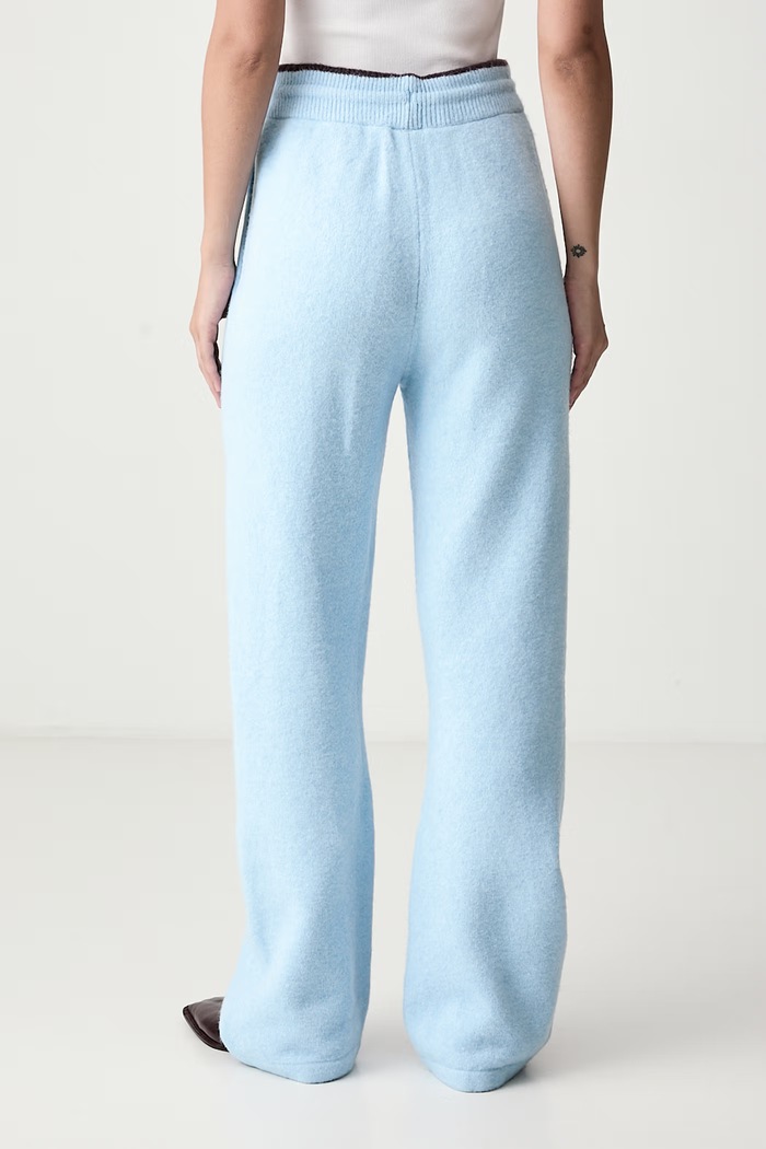Odzież adidas Originals Spodnie dresowe damskie z dodatkiem wełny Essentials LF6547 niebieski