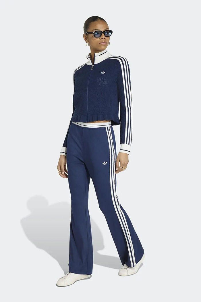 Odzież adidas Originals Spodnie dresowe damskie KX6889 granatowy