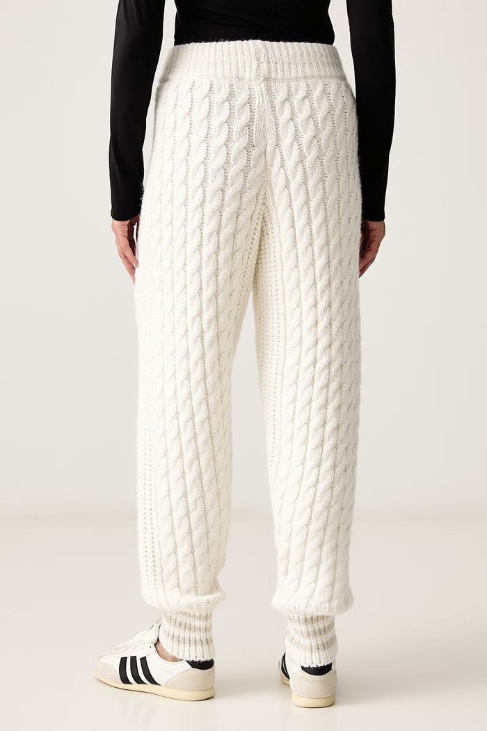 Odzież adidas Originals Spodnie dresowe damskie Cable Knit Firebird KT2288 beżowy