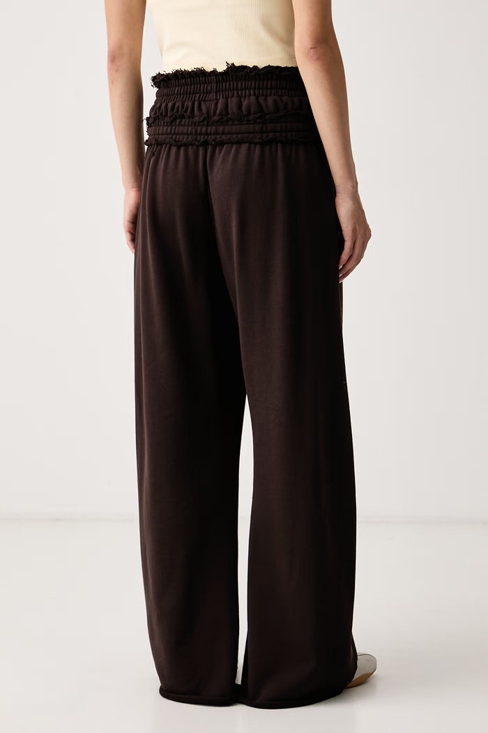 Odzież adidas Originals Spodnie dresowe damskie bawełniane SST Double KT1934 brązowy