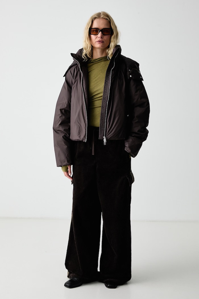 adidas Originals Teplákové nohavice dámske bavlnené Corduroy KT0064 hnedá AW26