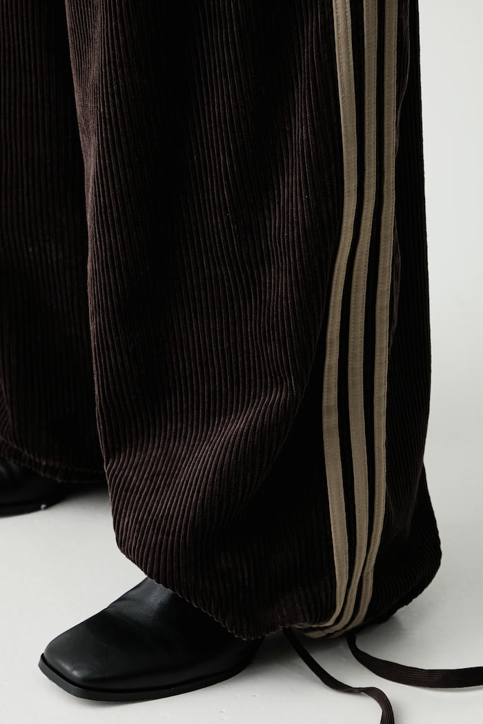 adidas Originals Teplákové nohavice dámske bavlnené Corduroy KT0064