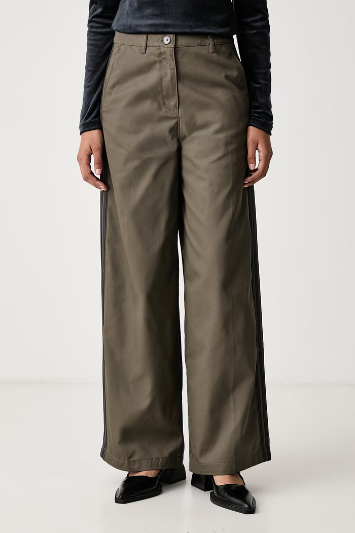 adidas Originals Spodnie straight damskie Tailored zielony KS9950