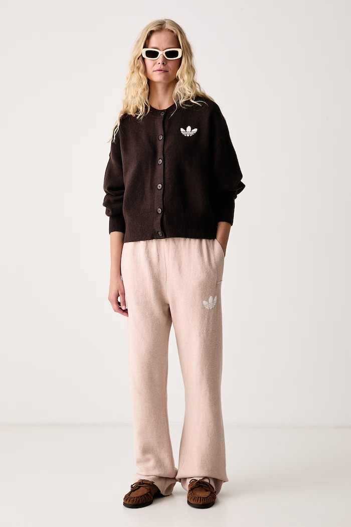 adidas Originals Teplákové nohavice dámske Essentials Knit KR9180 béžová AW26