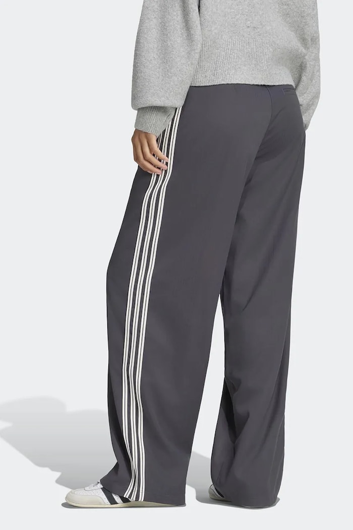 adidas Originals Teplákové nohavice dámske Firebird KR9105 sivá AW26