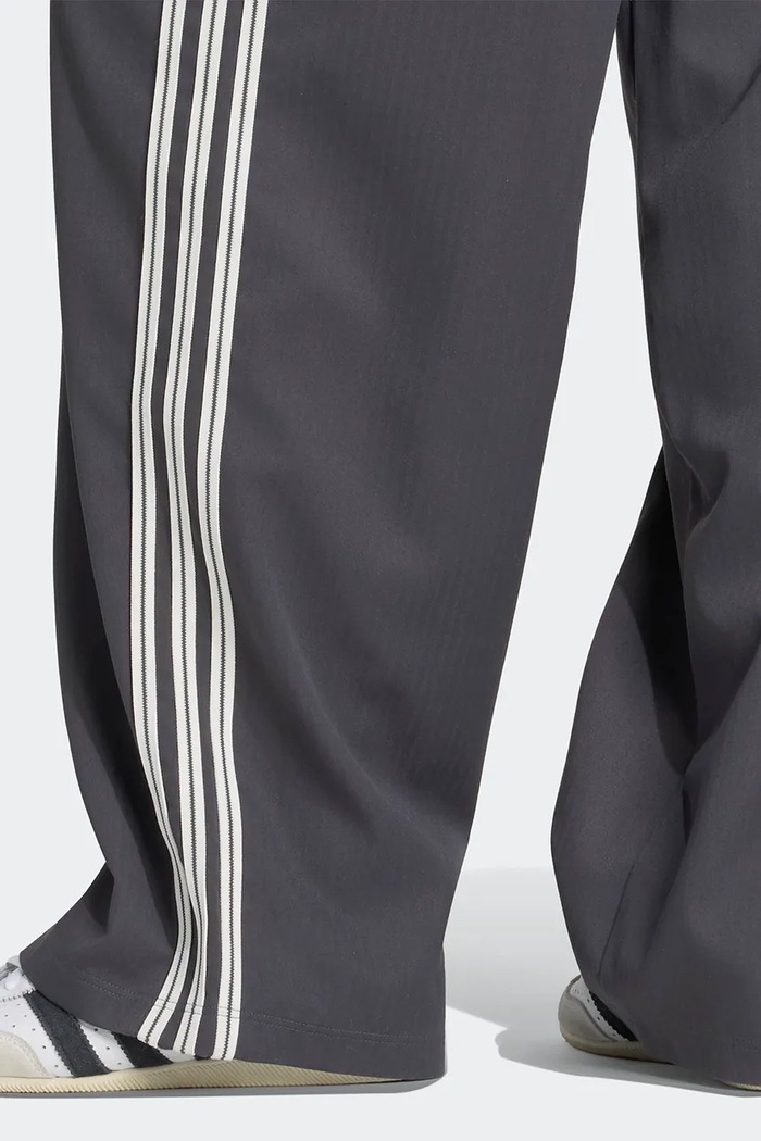 Teplákové nohavice dámske Firebird adidas Originals sivá KR9105