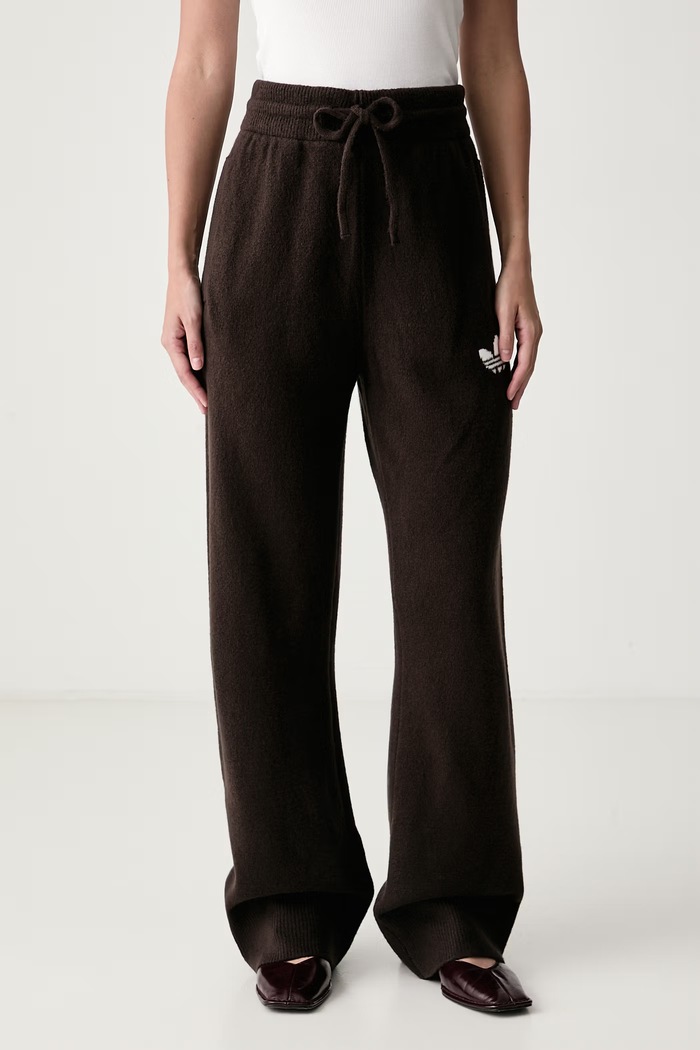 adidas Originals Spodnie dresowe damskie Essentials Knit brązowy IA4437