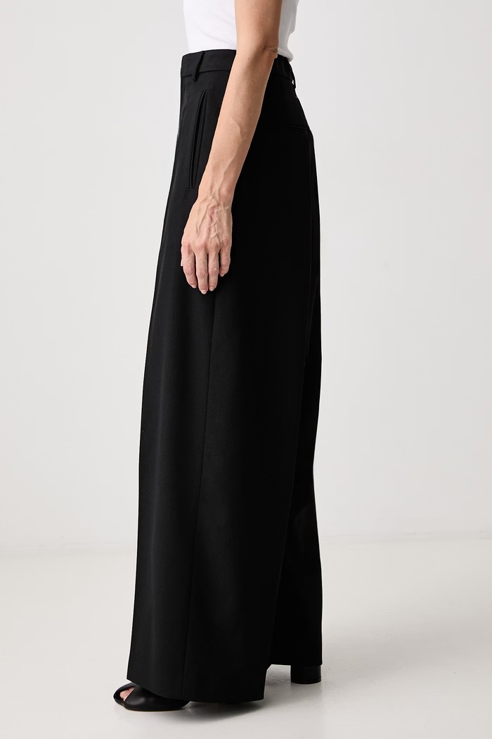 MM6 Maison Margiela spodnie damskie z dodatkiem wełny czarny S52KA0576.M35436