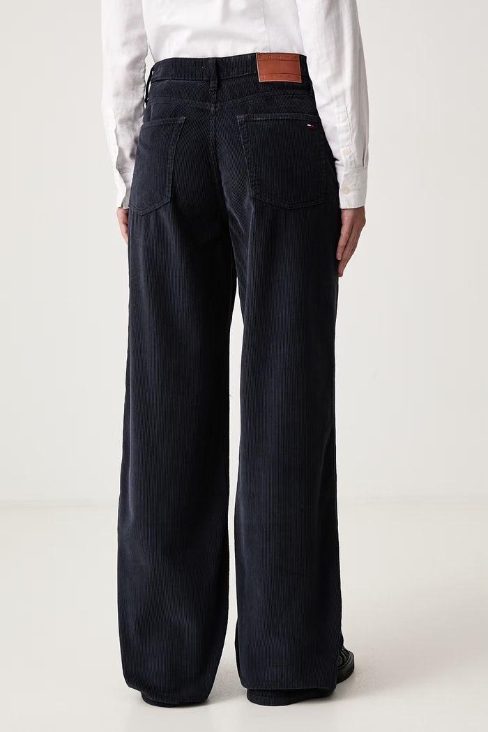 Odjeća Tommy Jeans Wide leg hlače ženske od samta DW0DW23396 mornarsko plava