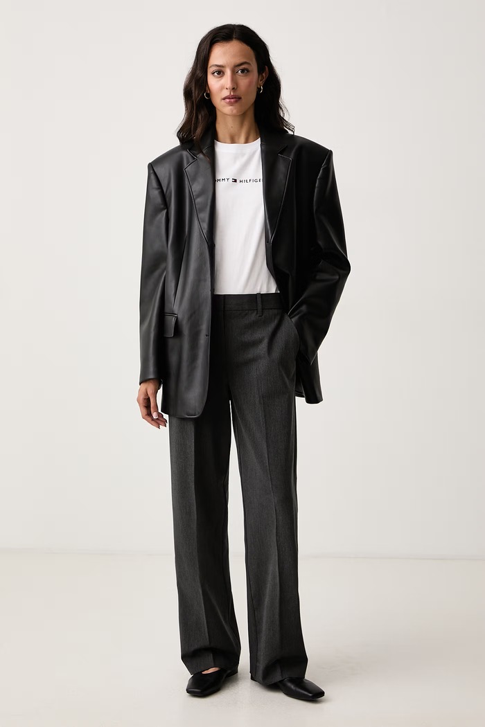 Tommy Hilfiger Ravne hlače za žene WW0WW51899 siva AW26