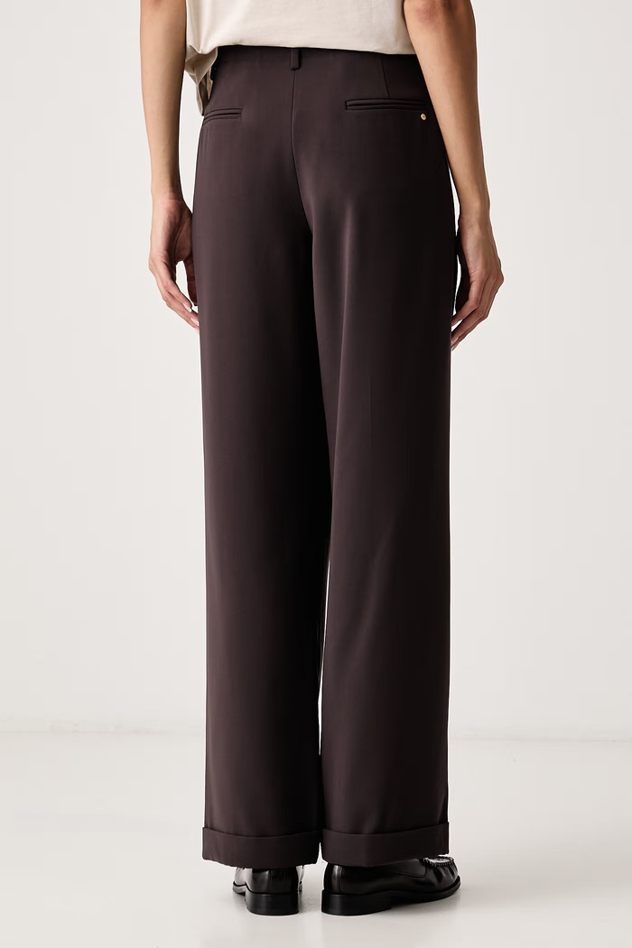 Oblečenie Armani Exchange Oblekové nohavice dámske XW002496.AF16148 hnedá