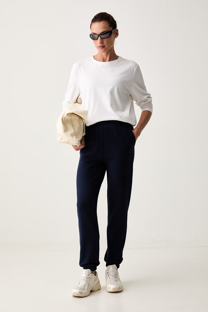 Lacoste spodnie dresowe damskie bawełniane XF5268 granatowy AW26
