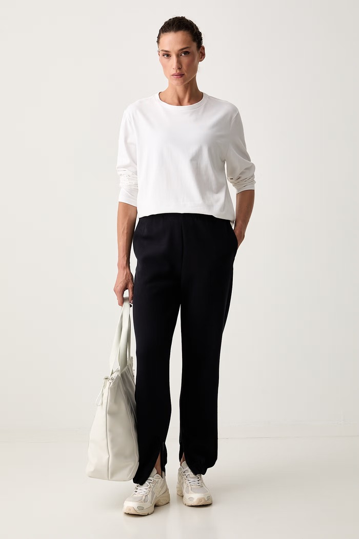 Lacoste spodnie dresowe damskie z bawełną XF5244 granatowy AW26
