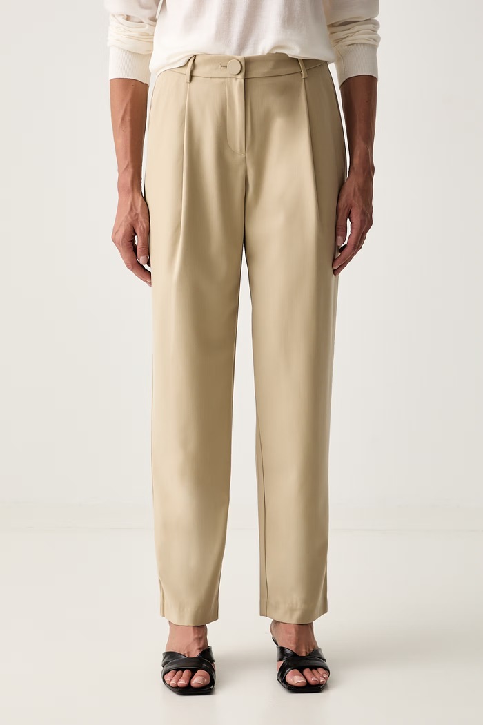 Armani Exchange spodnie carrot damskie beżowy XW002908.AF26067