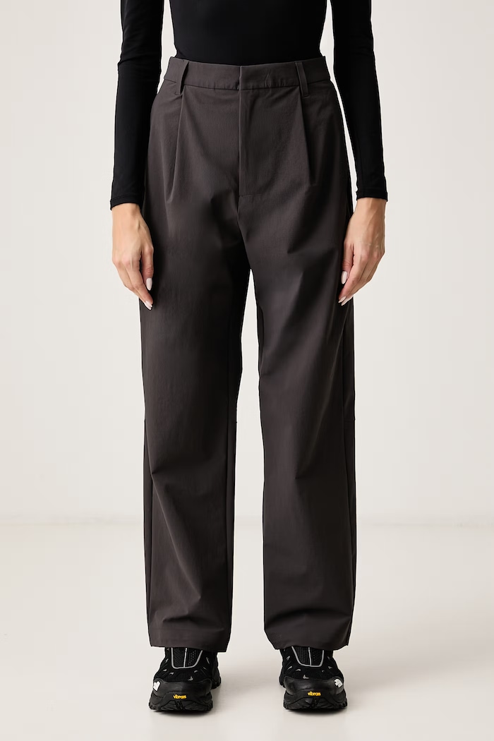 The North Face Spodnie damskie Tech Woven szary NF0A8JJ3NO11