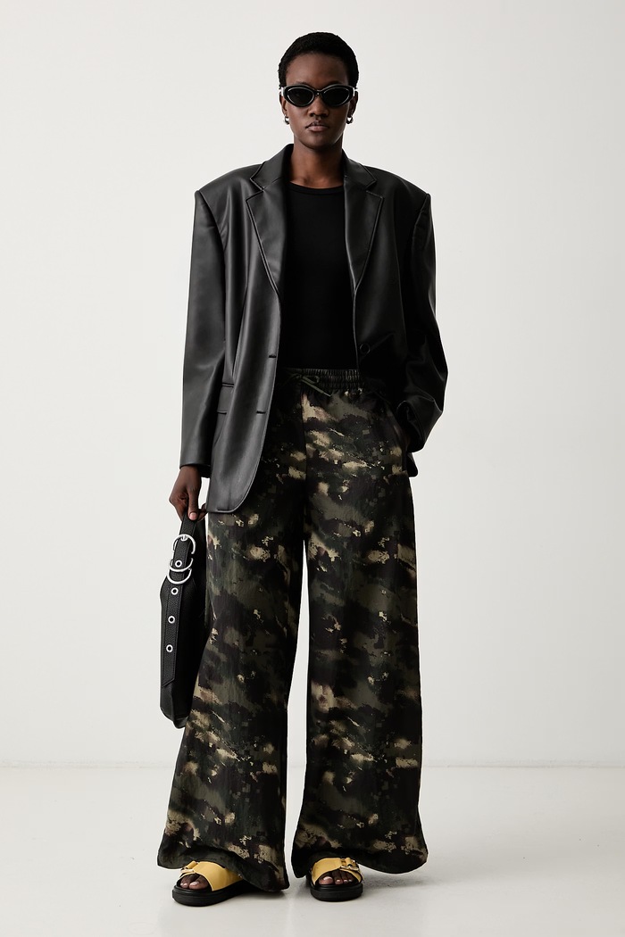 adidas Originals спортивные штаны для женщин Camouflage Adilenium LF3003 зелёный AW26