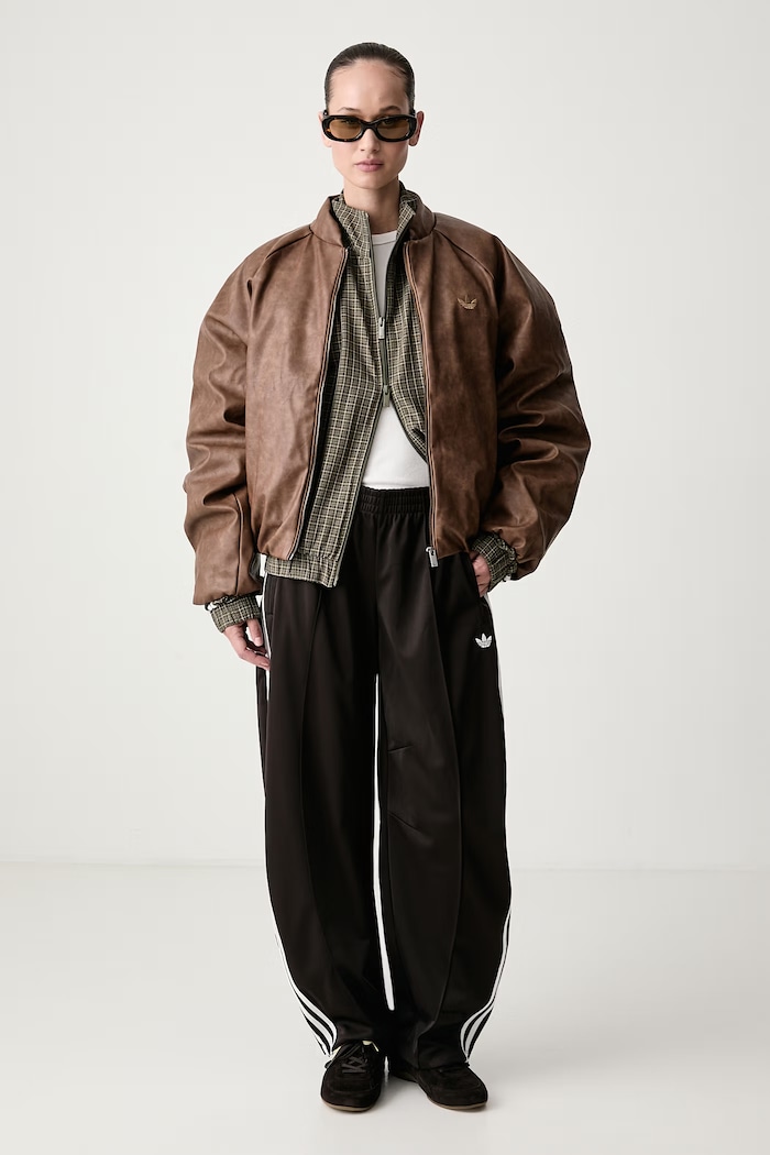 adidas Originals Спортивні штани жіночі Firebird Barrel LF1058 коричневий AW26