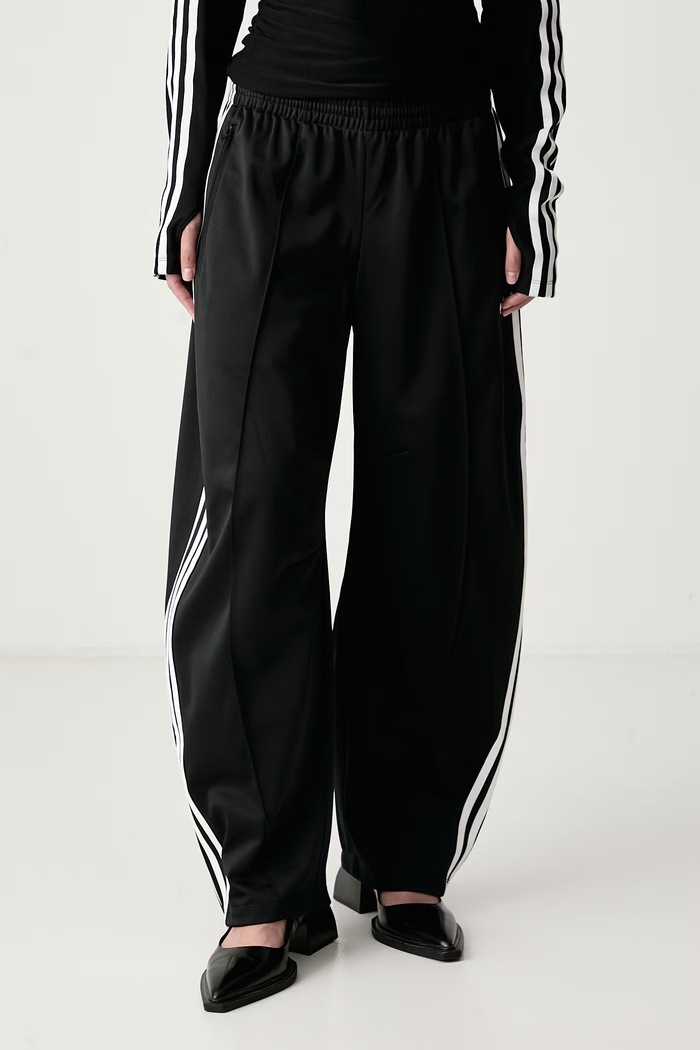 adidas Originals Штани жіночі Firebird Barrel чорний LF1057