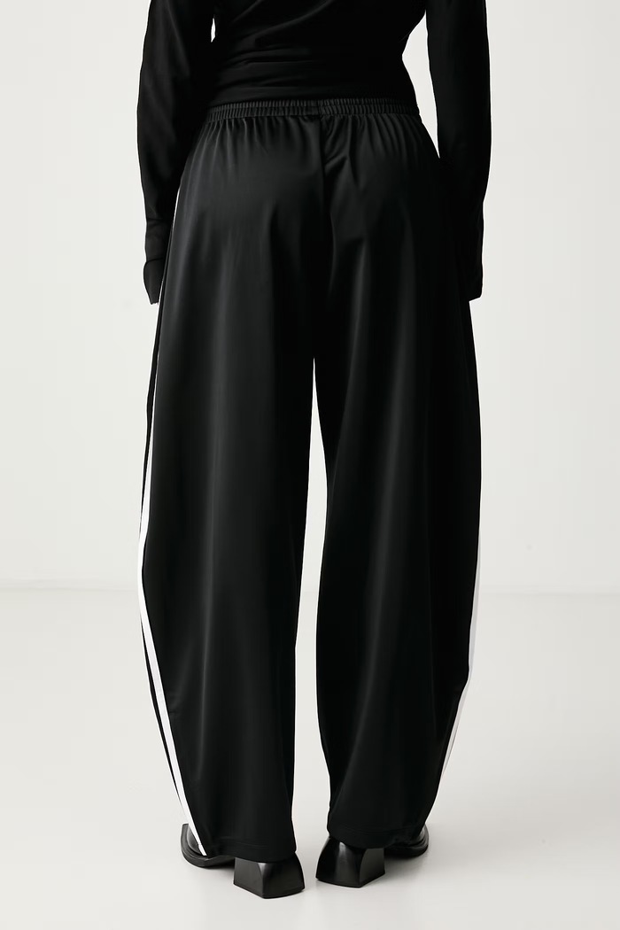 Одяг adidas Originals Штани жіночі Firebird Barrel LF1057 чорний