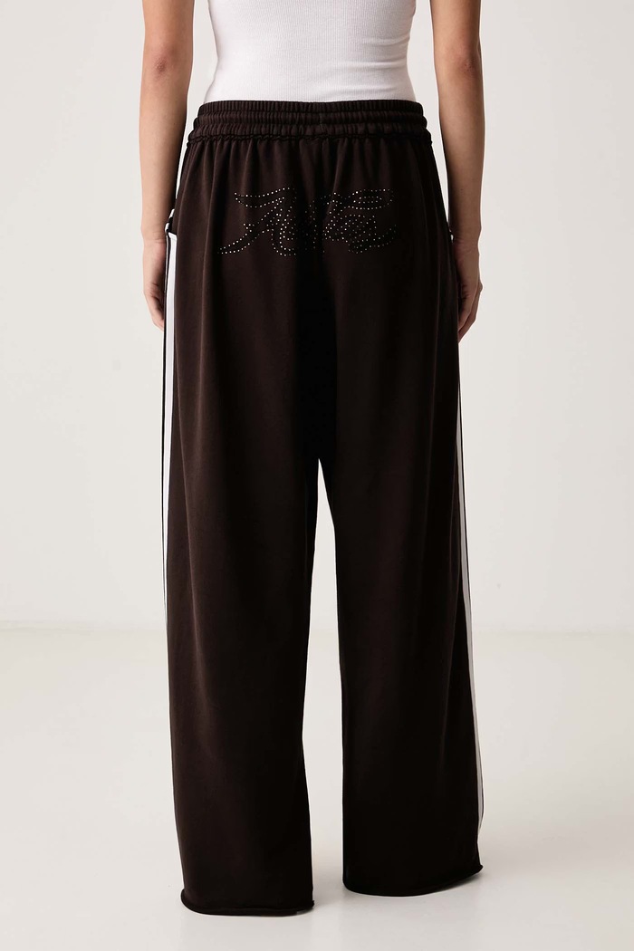 Îmbrăcăminte adidas Originals Pantaloni de trening pentru femei din bumbac LE8324 maro