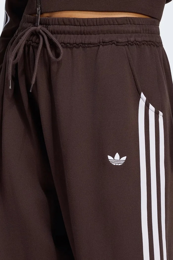 Spodnie dresowe damskie bawełniane adidas Originals LE8324 brązowy