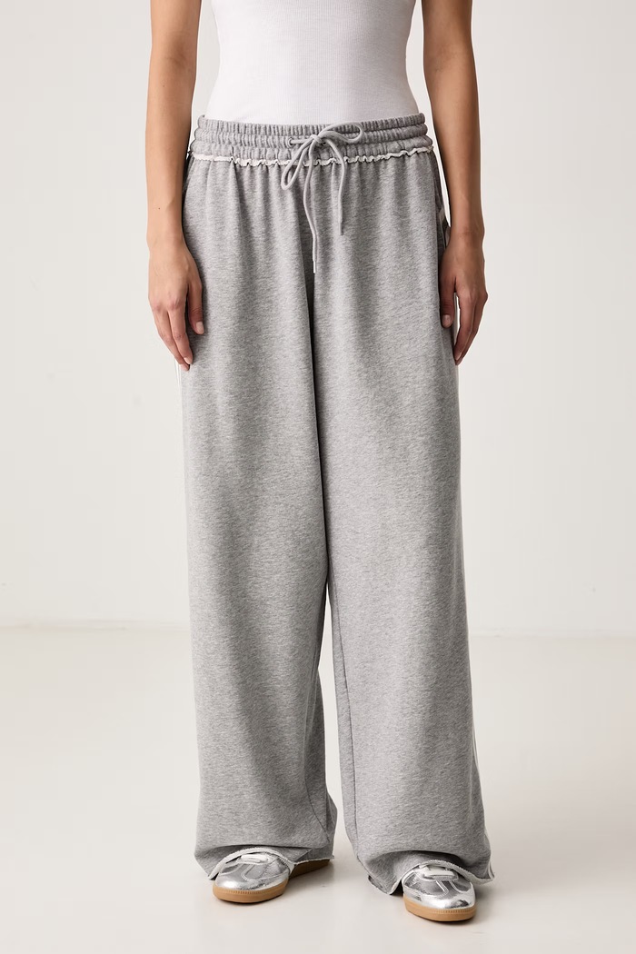 adidas Originals Pantaloni de trening pentru femei din bumbac gri LE8322