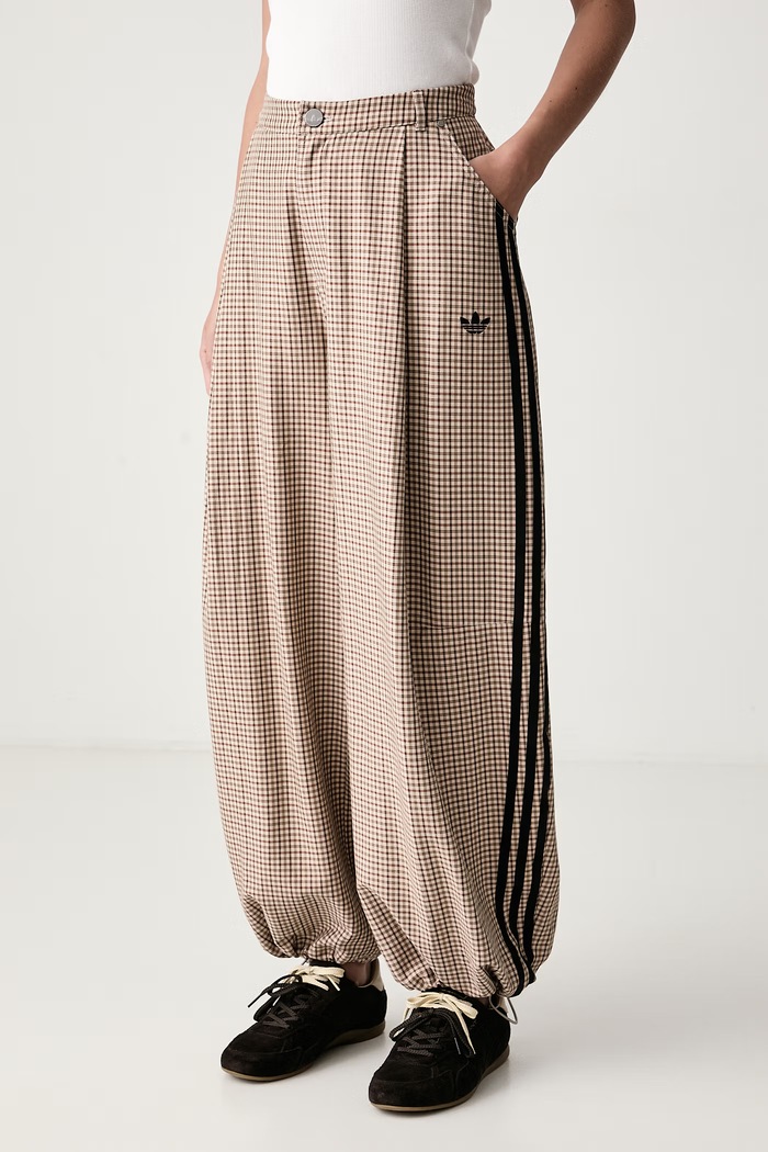 Odzież adidas Originals Spodnie damskie Checks LE8309 beżowy