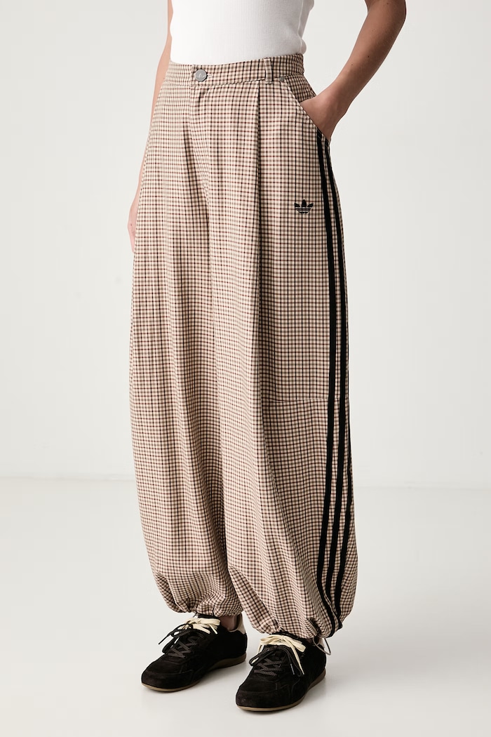 Odzież adidas Originals Spodnie damskie Checks LE8309 beżowy