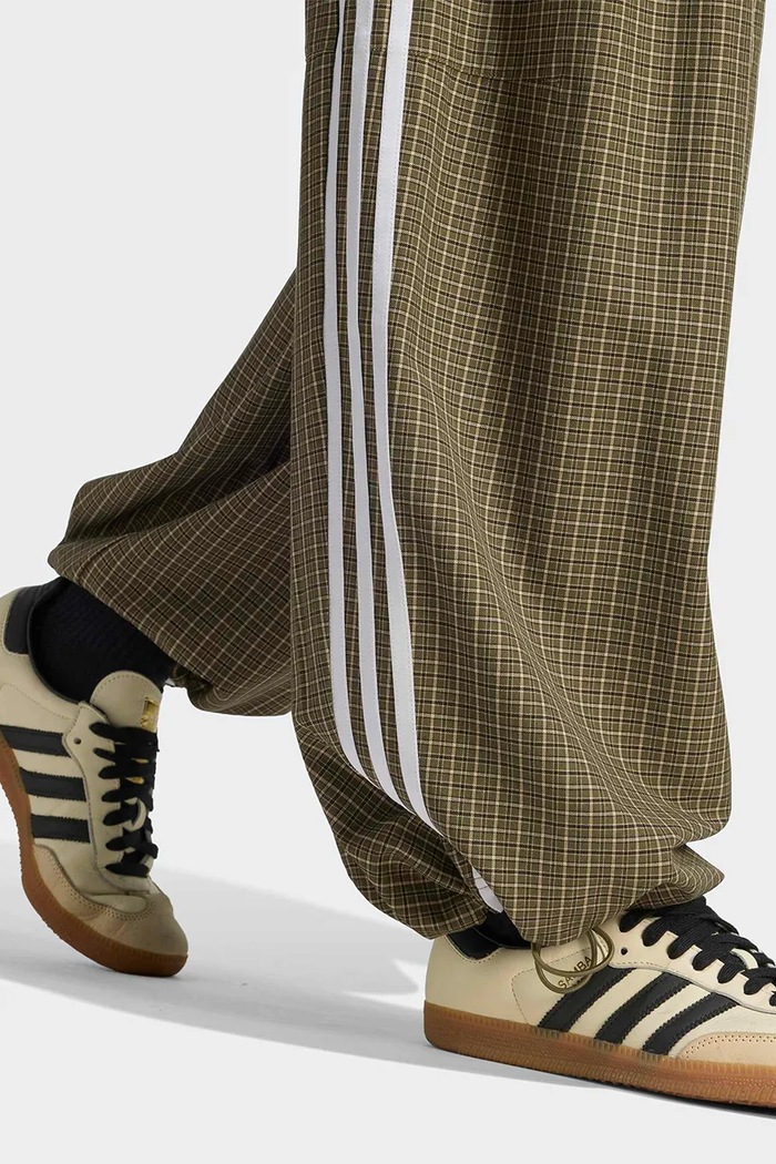 Штани жіночі Checks adidas Originals зелений LE8308