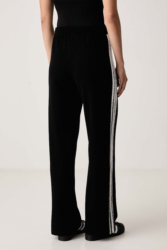Îmbrăcăminte adidas Originals Pantaloni de trening pentru femei cu vâscoză Knit Firebird KS9363 negru