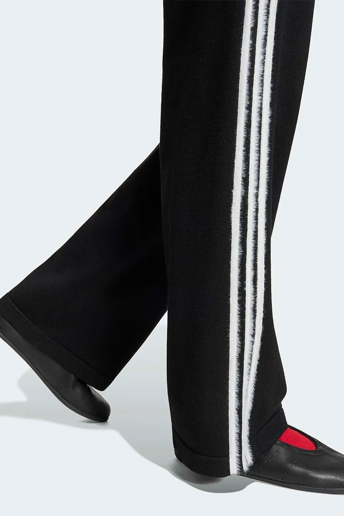 Spodnie dresowe damskie z wiskozą Knit Firebird adidas Originals czarny KS9363