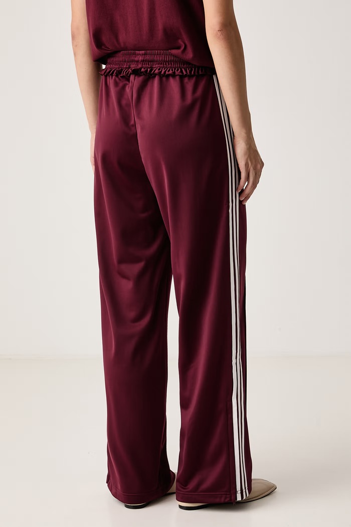 Oblačila adidas Originals Trenirka ženska Pleated Firebird LG4304 bordo